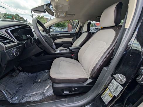 Used 2019 Ford Fusion SE w/ Equipment Group 151A FWD image 15