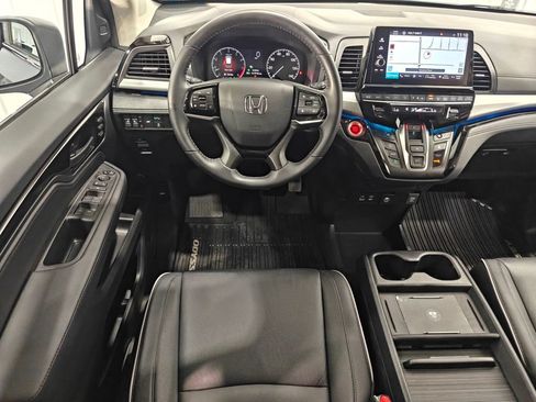 Used 2025 Honda Odyssey Touring image 4