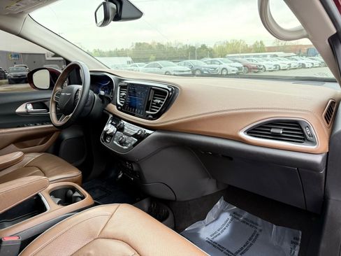 Used 2017 Chrysler Pacifica Limited image 44