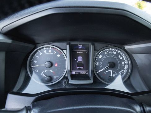 Used 2019 Toyota Tacoma TRD Off-Road AWD/4WD image 16