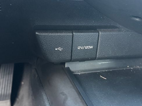 Used 2021 Toyota Camry SE image 35