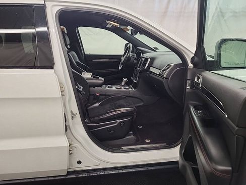 Used 2017 Jeep Grand Cherokee Trailhawk AWD/4WD image 7