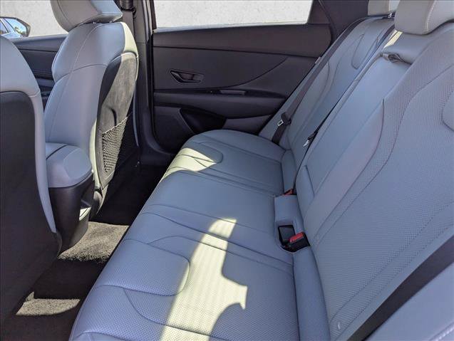 Certified 2025 Hyundai Elantra Limited FWD image 26