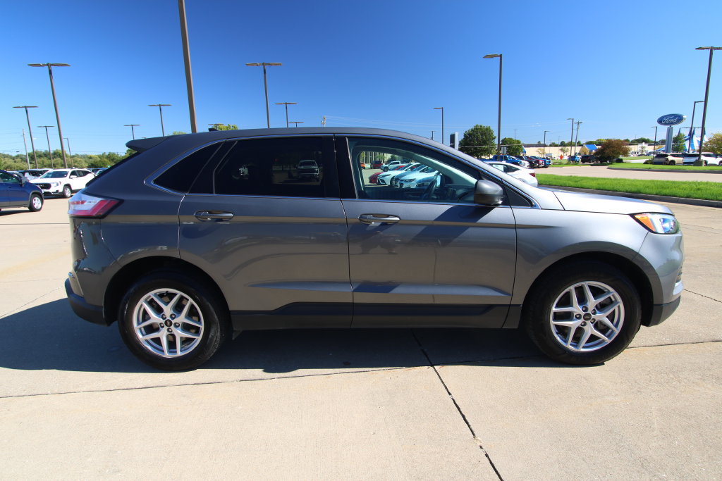 Used 2024 Ford Edge SEL AWD/4WD image 4
