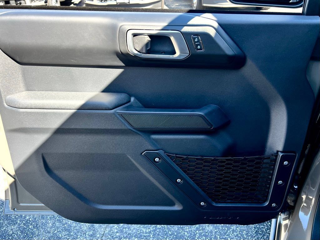 New 2025 Ford Bronco Badlands AWD/4WD image 13