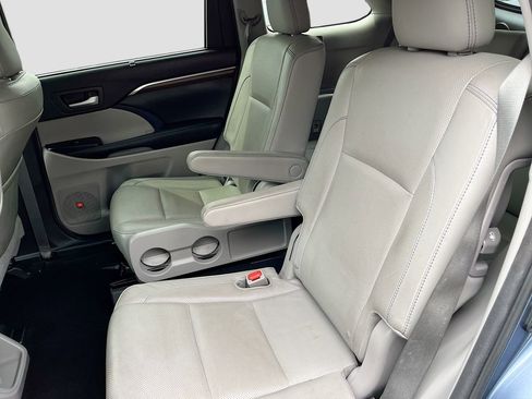 Used 2015 Toyota Highlander Limited AWD/4WD image 26