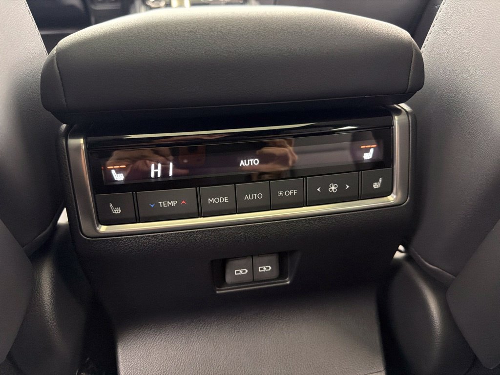 Used 2026 Lexus GX 550 w/ Cold Area Package AWD/4WD image 9