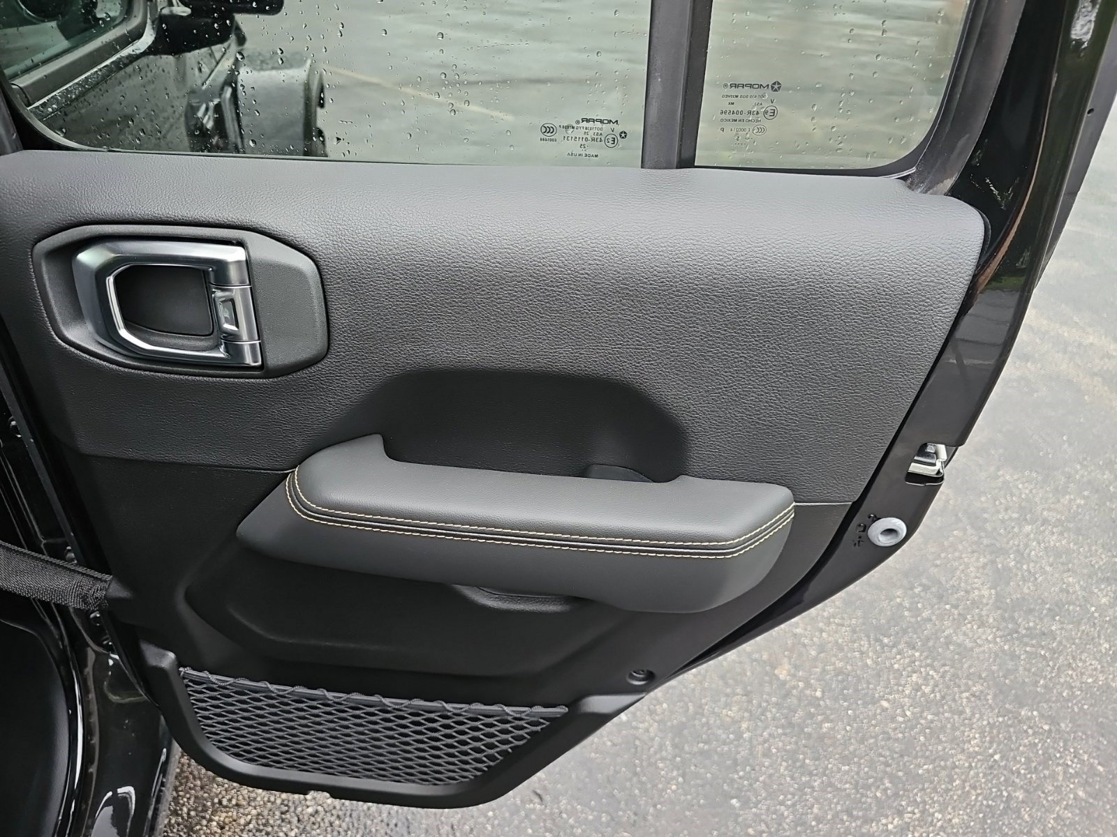 Used 2025 Jeep Wrangler Unlimited Sahara AWD/4WD image 17