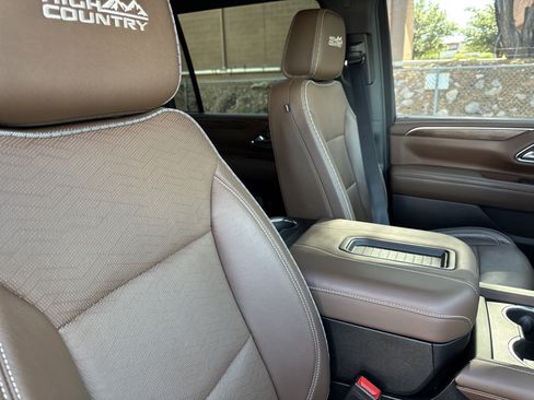 Used 2023 Chevrolet Suburban High Country AWD/4WD image 20