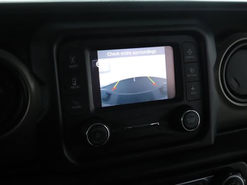 Certified 2020 Jeep Gladiator Sport image 11