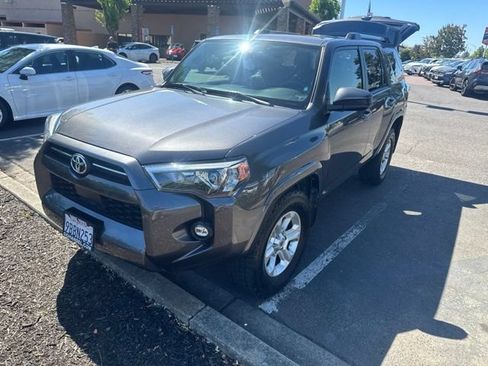 Certified 2022 Toyota 4Runner SR5 RWD image 10