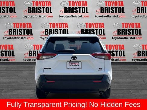 Used 2023 Toyota RAV4 LE AWD/4WD image 4