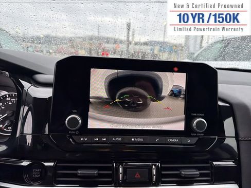 Used 2025 Nissan Pathfinder SV image 28