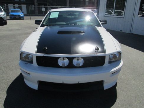 Used 2007 Ford Mustang GT Premium RWD image 4