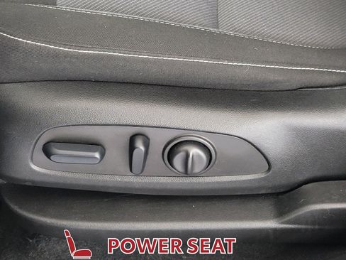 Used 2023 Chevrolet Blazer LT image 16