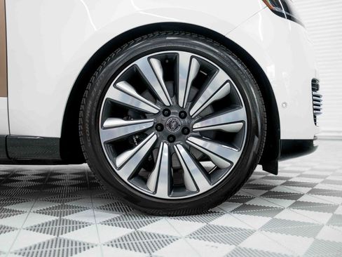 Used 2024 Land Rover Range Rover SV image 34