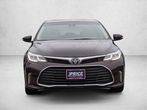 Used 2017 Toyota Avalon Touring image 2