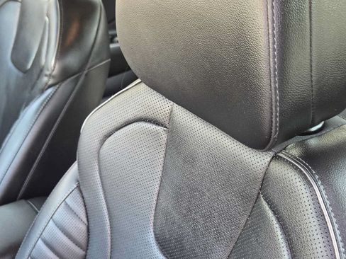 Certified 2025 Hyundai Elantra Limited FWD image 15