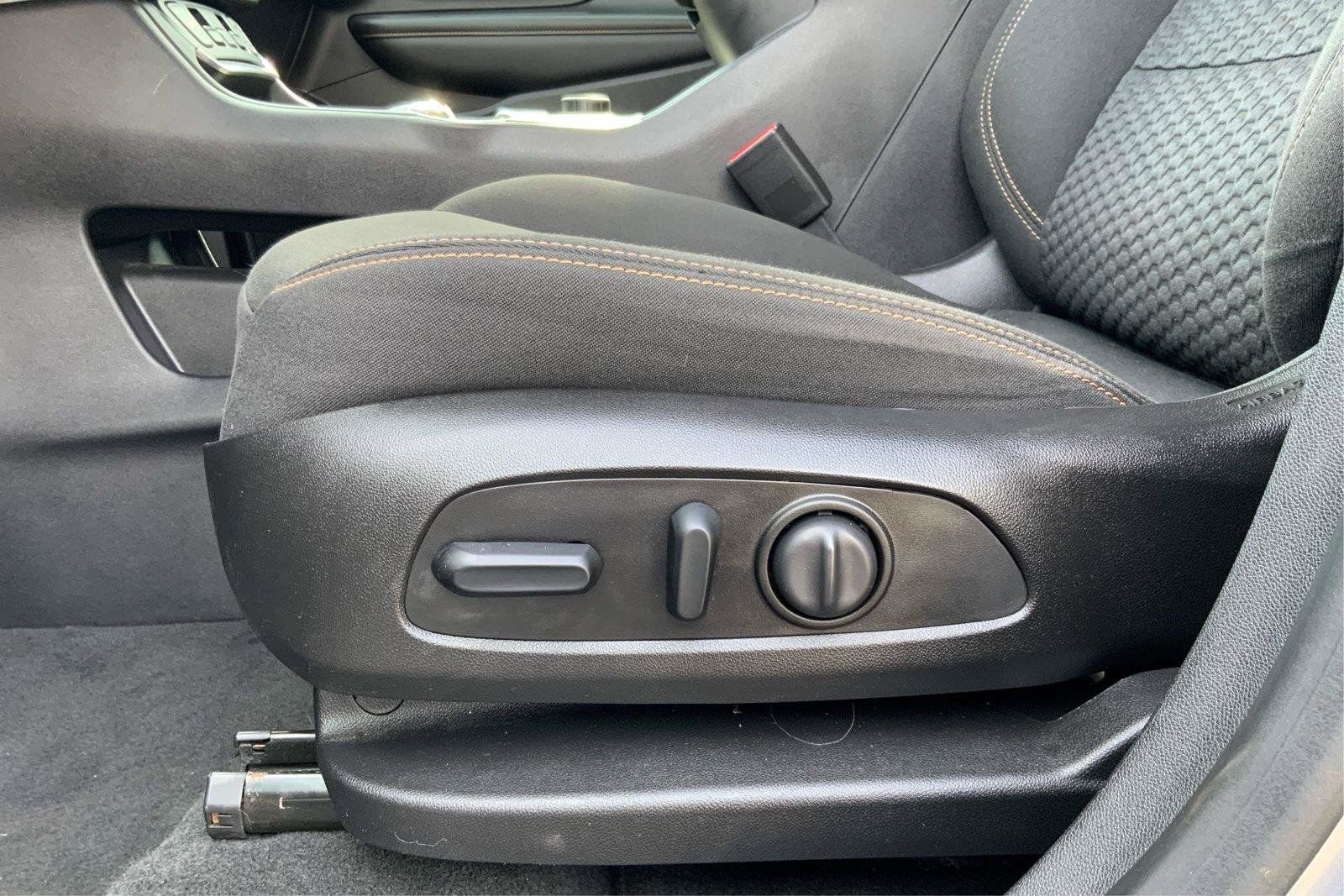 Used 2019 GMC Terrain SLE w/ Driver Convenience Package AWD/4WD image 19