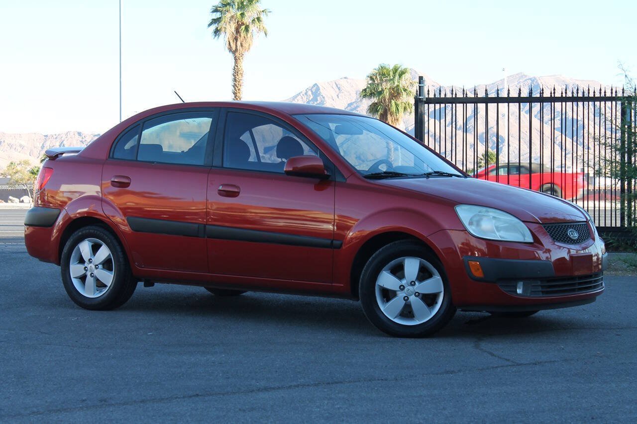 Used 2007 Kia Rio SX w/ PWR Pkg FWD image 2