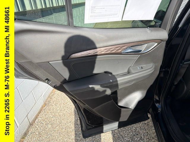 Used 2023 Buick Envision Avenir AWD/4WD image 19