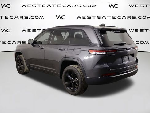 Used 2023 Jeep Grand Cherokee Altitude RWD image 49