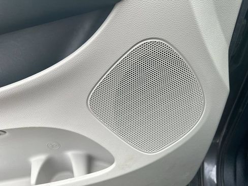 Used 2018 Dodge Grand Caravan SE w/ UConnect Hands-Free Group FWD image 25