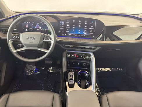Used 2025 Audi Q5 Premium w/ Convenience Package image 29