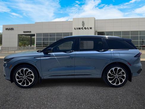 Certified 2025 Lincoln Nautilus Reserve AWD/4WD image 6