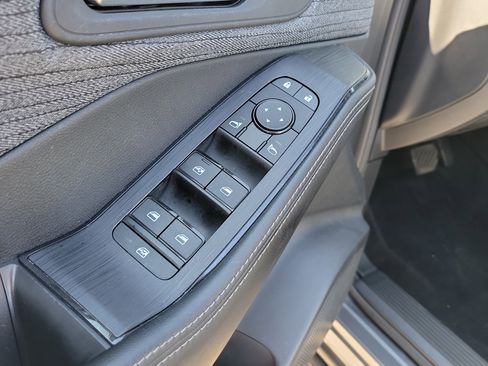 Used 2023 Nissan Rogue SV FWD image 17