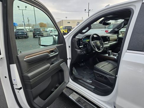 Used 2024 Chevrolet Silverado 1500 High Country w/ High Country Premium Package image 20