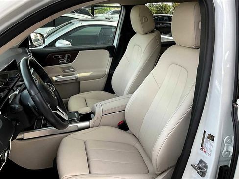 Certified 2023 Mercedes-Benz GLB 250 w/ Premium Package image 7