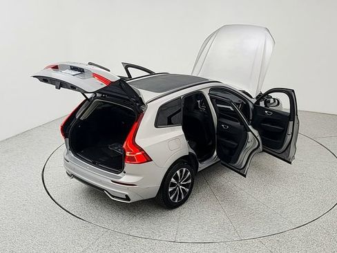 Certified 2025 Volvo XC60 B5 Plus AWD/4WD image 41