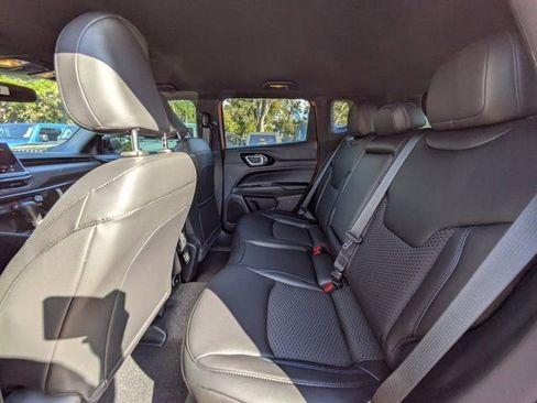 New 2026 Jeep Compass Latitude image 12