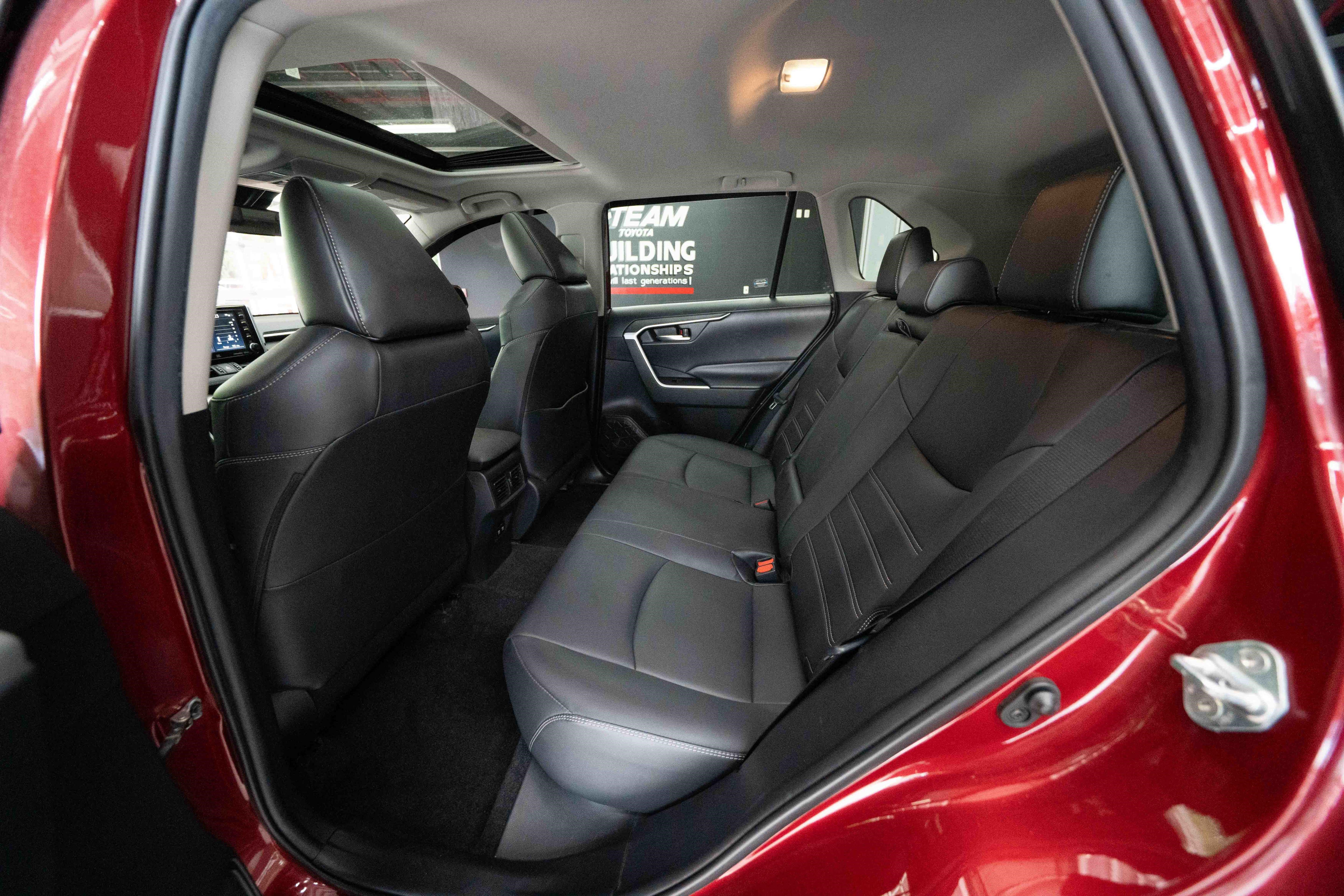Used 2020 Toyota RAV4 XLE Premium AWD/4WD image 23