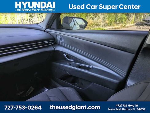Used 2023 Hyundai Elantra SEL w/ Convenience Package FWD image 16