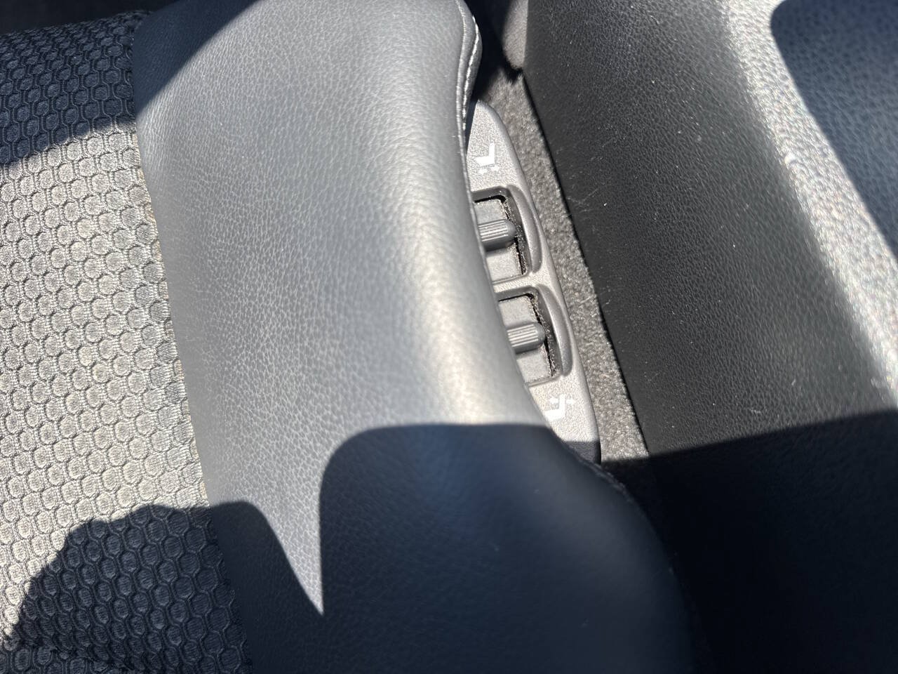 Used 2015 Nissan 370Z Touring RWD image 18