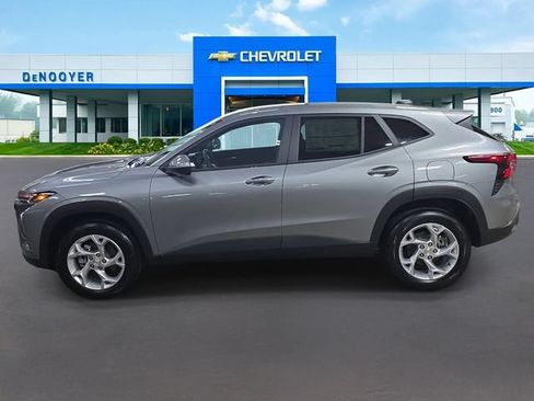 New 2026 Chevrolet Trax LS w/ LS Convenience Package FWD image 9
