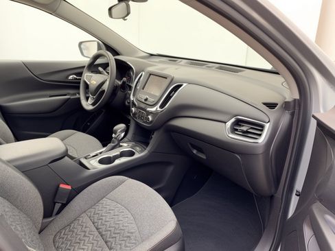 Certified 2024 Chevrolet Equinox LT FWD image 30