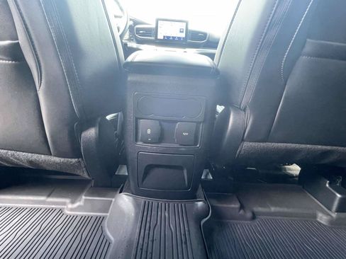 Used 2024 Ford Explorer XLT w/ Equipment Group 202A RWD image 14