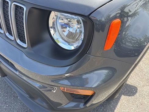 Used 2023 Jeep Renegade Latitude AWD/4WD image 29