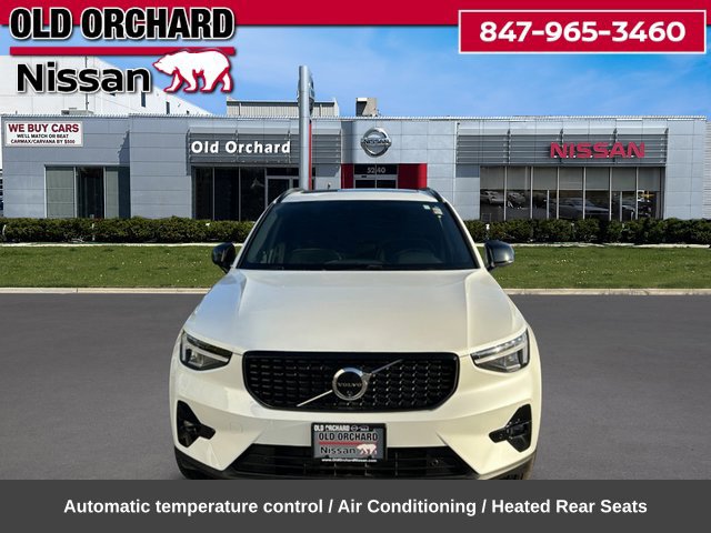 Used 2025 Volvo XC40 B5 Plus AWD/4WD image 2
