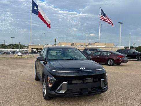 Used 2026 Hyundai Kona SE FWD image 3