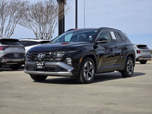 Used 2025 Hyundai Tucson SEL FWD image 2
