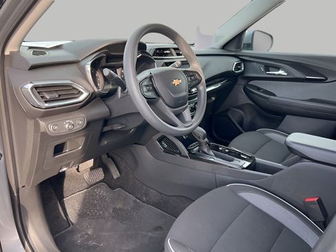 Used 2023 Chevrolet TrailBlazer LT w/ Convenience Package image 25
