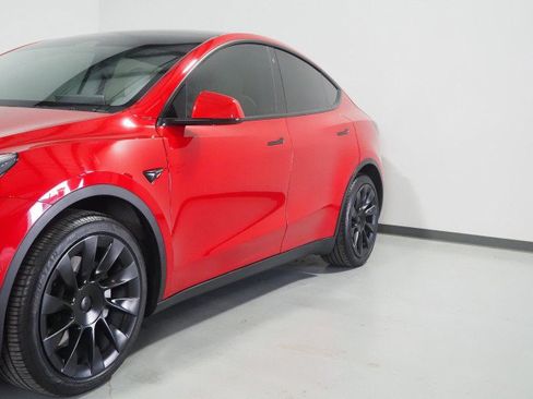 Used 2021 Tesla Model Y Long Range AWD/4WD image 46