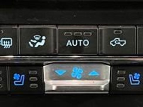 Used 2025 Ford F450 Platinum w/ FX4 Off-Road Package AWD/4WD image 38