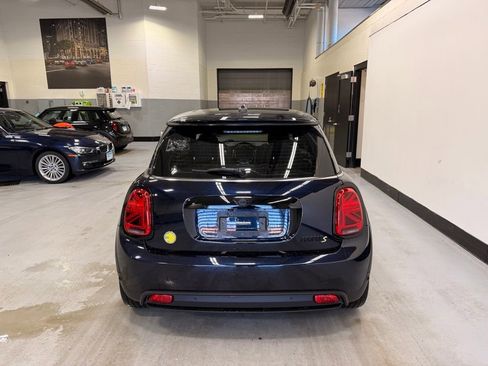Certified 2024 MINI Cooper SE image 4