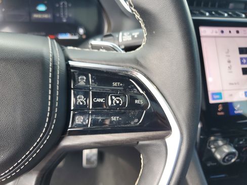 Used 2022 Jeep Grand Cherokee Overland image 25