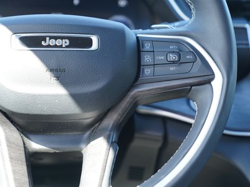 Used 2023 Jeep Grand Cherokee L Limited w/ Luxury Tech Group II AWD/4WD image 20